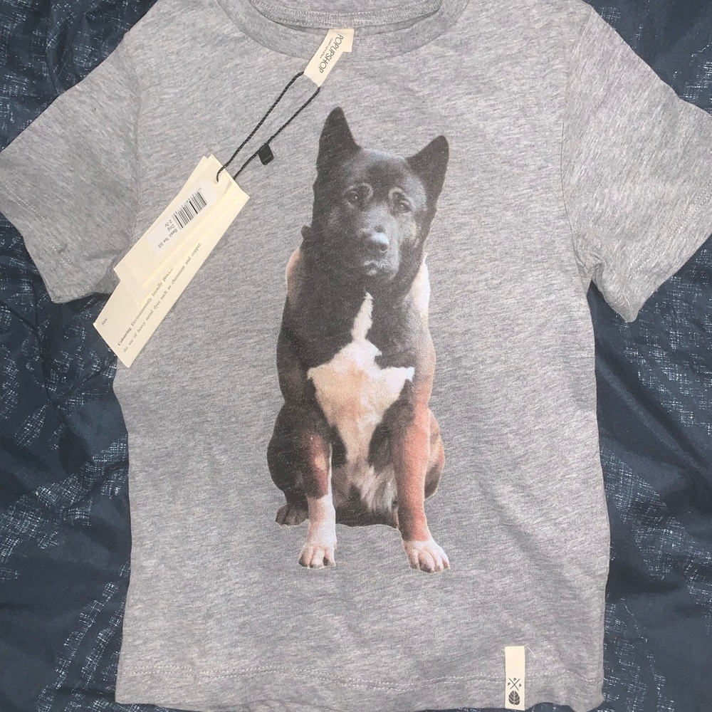 Charming Gray Dog Graphic Tee for Kids